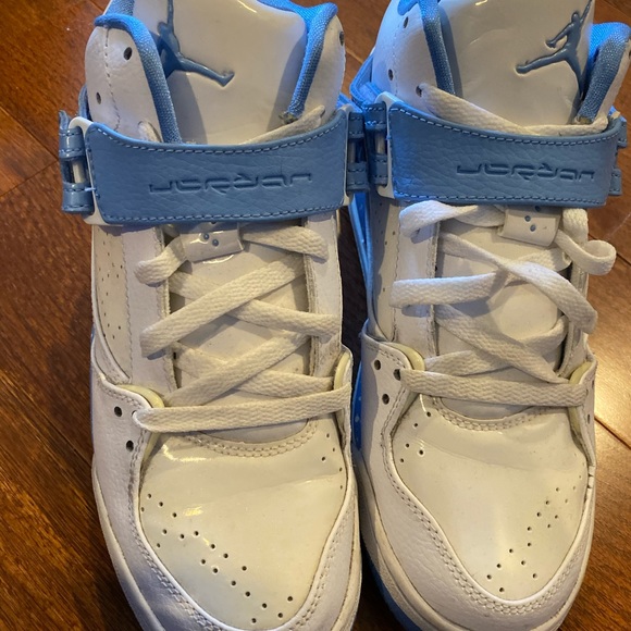 Jordan sneakers - Picture 2 of 4